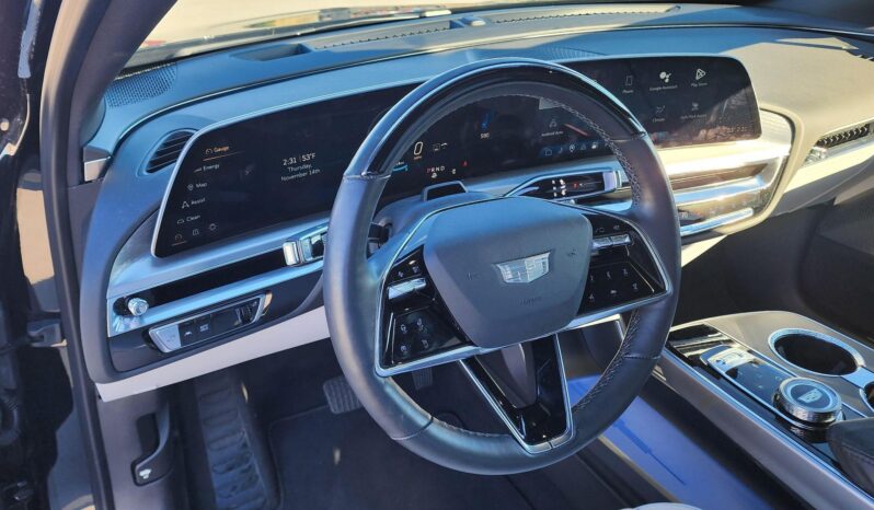 								2024 Cadillac Lyriq AWD Luxury 2 full									