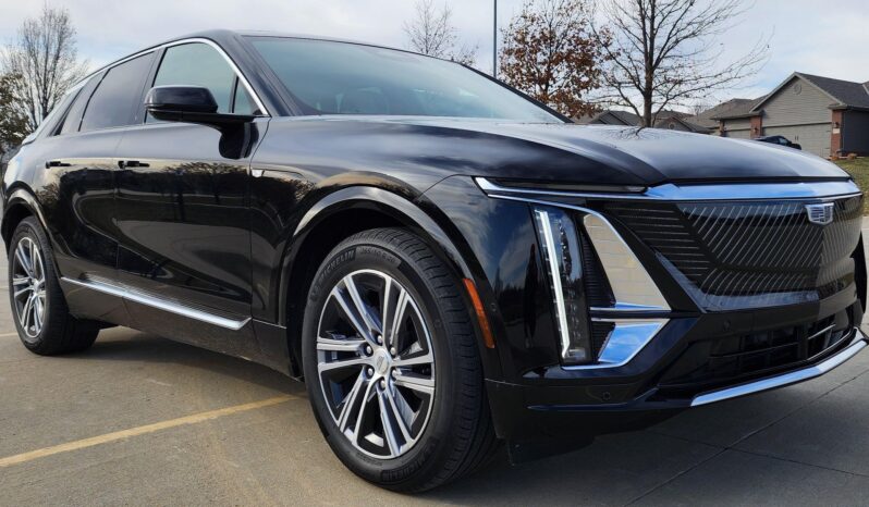 								2024 Cadillac Lyriq AWD Luxury 2 full									