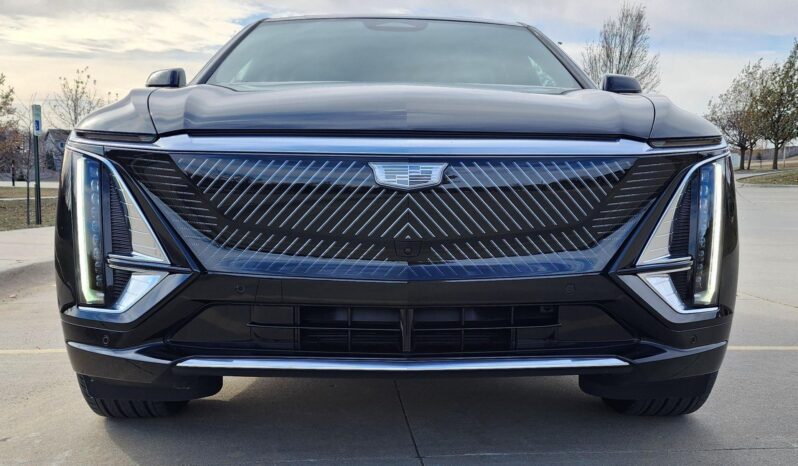 								2024 Cadillac Lyriq AWD Luxury 2 full									