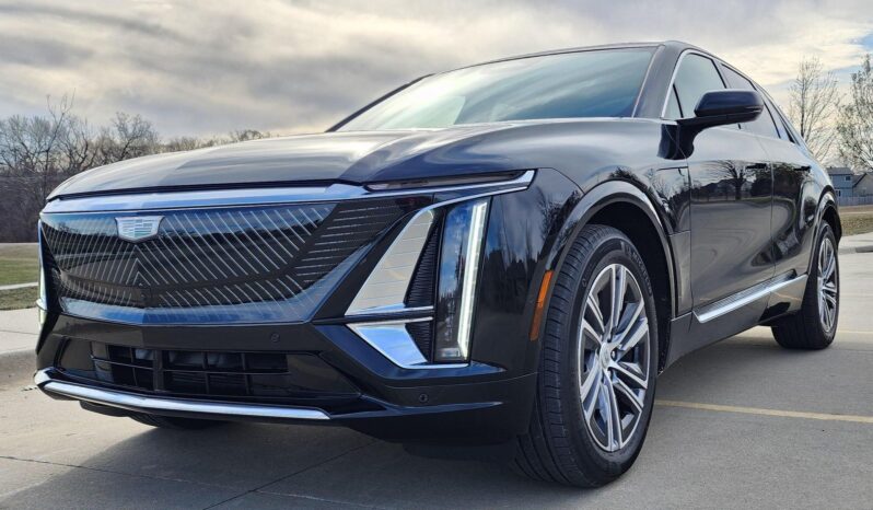 								2024 Cadillac Lyriq AWD Luxury 2 full									