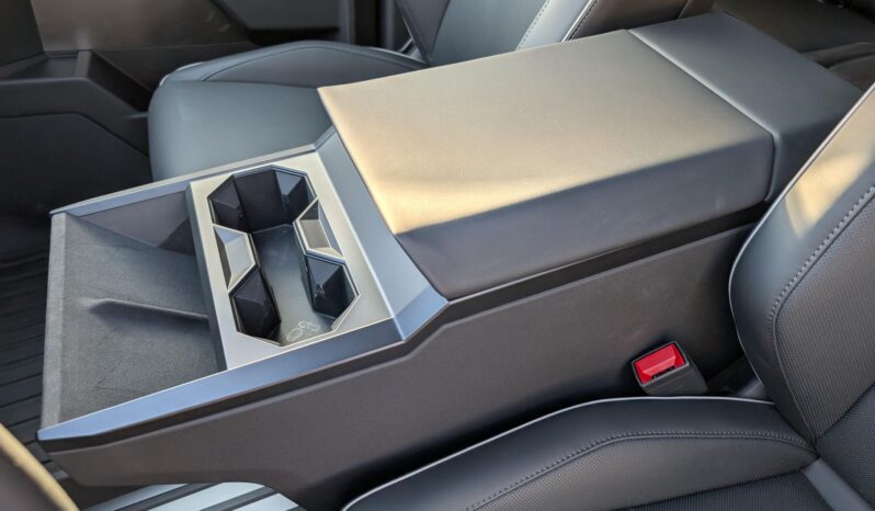 								2024 Tesla Cybertruck Foundation Series full									