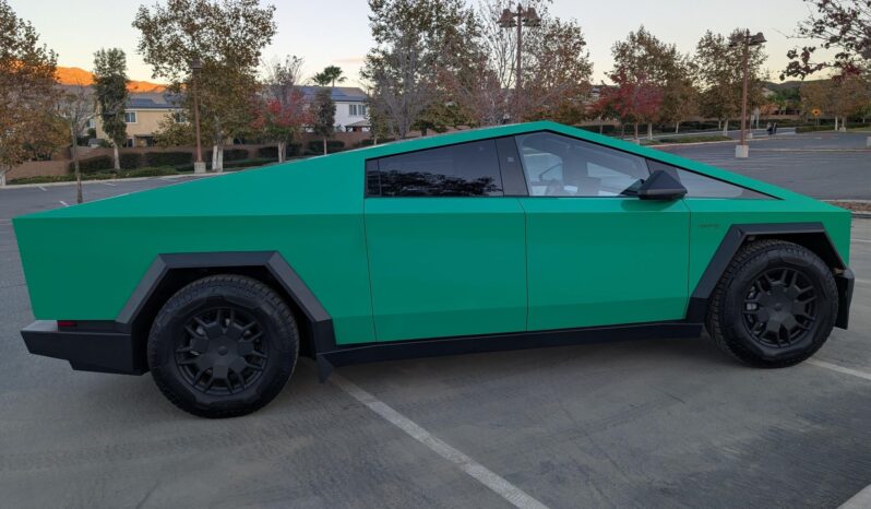 								2024 Tesla Cybertruck Foundation Series full									