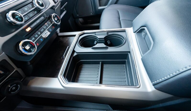 								2022 Ford F-450 Super Duty Lariat 4×4 full									