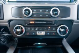 										2022 Ford F-450 Super Duty Lariat 4×4 full									