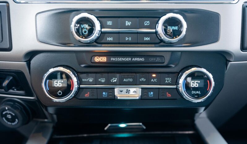 								2022 Ford F-450 Super Duty Lariat 4×4 full									