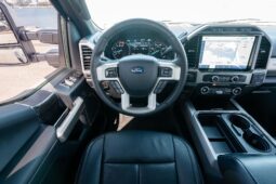 										2022 Ford F-450 Super Duty Lariat 4×4 full									