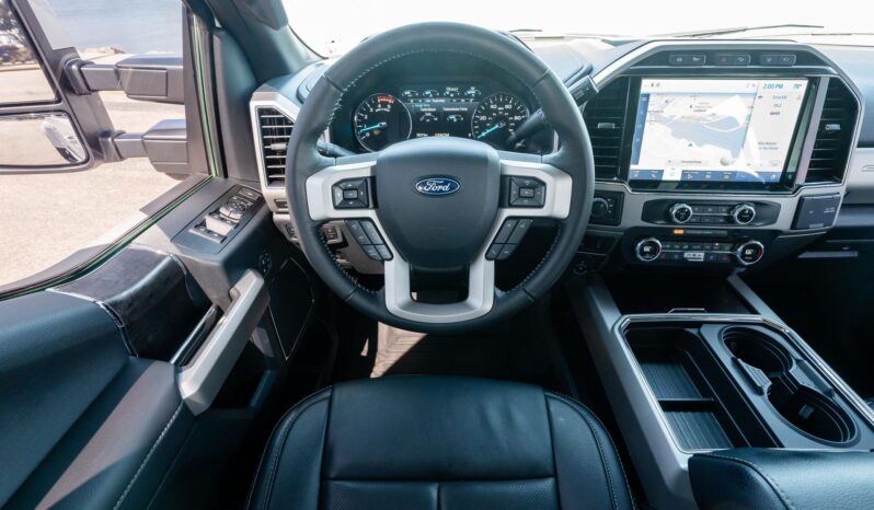 								2022 Ford F-450 Super Duty Lariat 4×4 full									
