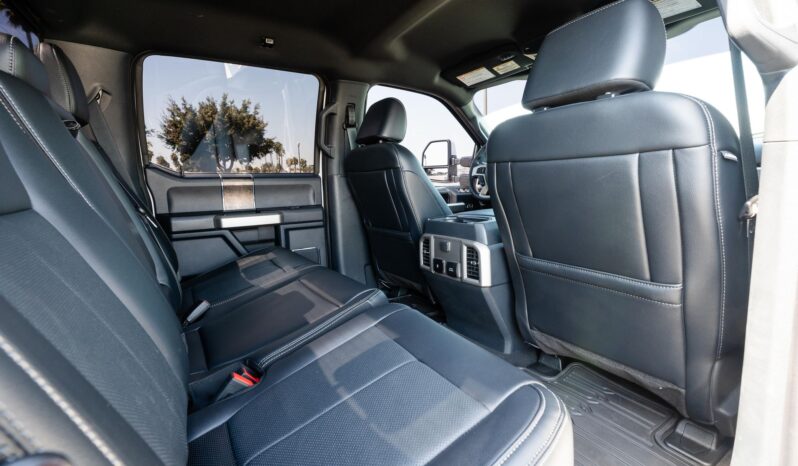 								2022 Ford F-450 Super Duty Lariat 4×4 full									