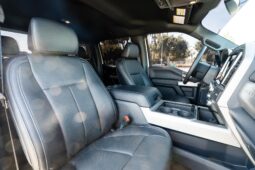 										2022 Ford F-450 Super Duty Lariat 4×4 full									