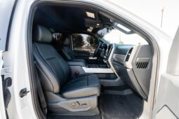 										2022 Ford F-450 Super Duty Lariat 4×4 full									