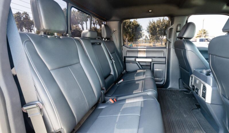 								2022 Ford F-450 Super Duty Lariat 4×4 full									