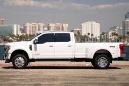 										2022 Ford F-450 Super Duty Lariat 4×4 full									