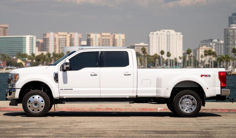 								2022 Ford F-450 Super Duty Lariat 4×4 full									