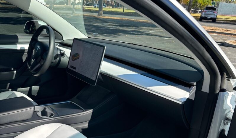 								2022 Tesla Model 3 Long Range AWD full									