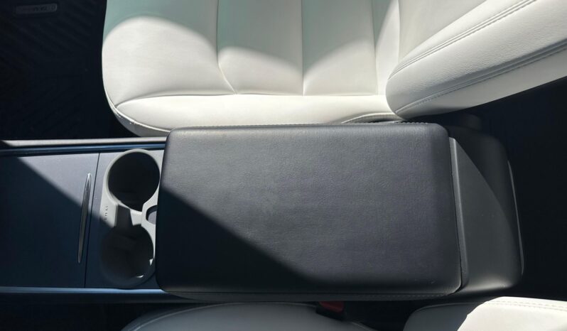 								2022 Tesla Model 3 Long Range AWD full									