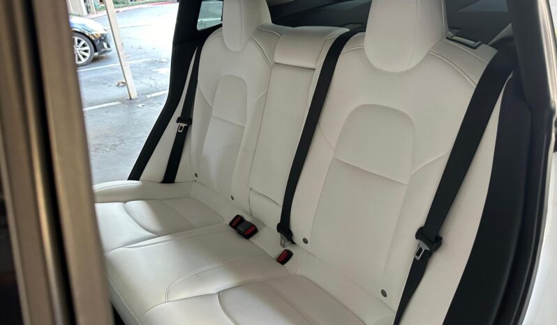 								2022 Tesla Model 3 Long Range AWD full									