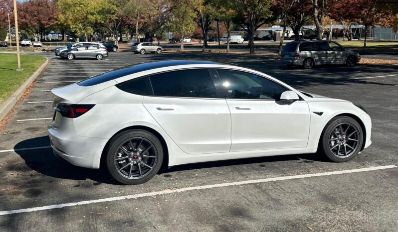 								2022 Tesla Model 3 Long Range AWD full									