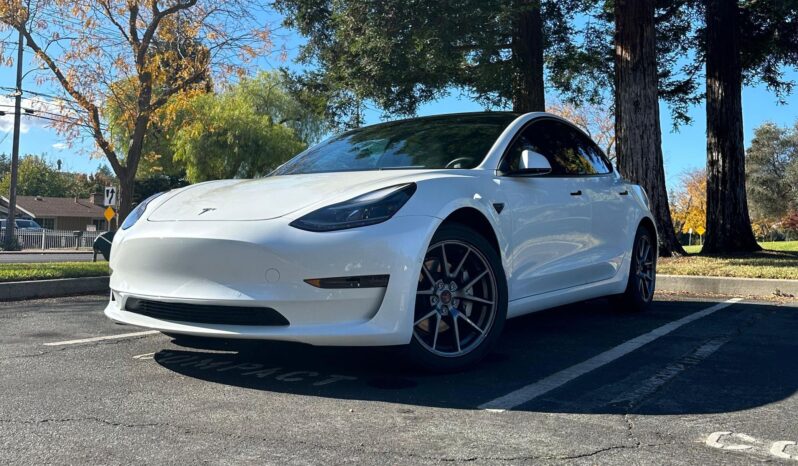 								2022 Tesla Model 3 Long Range AWD full									