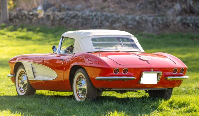 								1961 Chevrolet Corvette full									