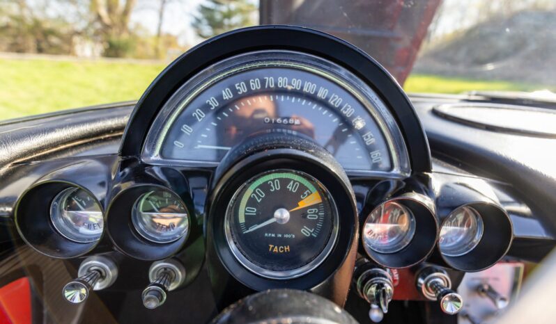 								1961 Chevrolet Corvette full									