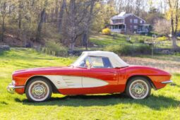										1961 Chevrolet Corvette full									
