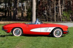 										1961 Chevrolet Corvette full									