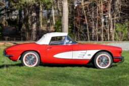 										1961 Chevrolet Corvette full									