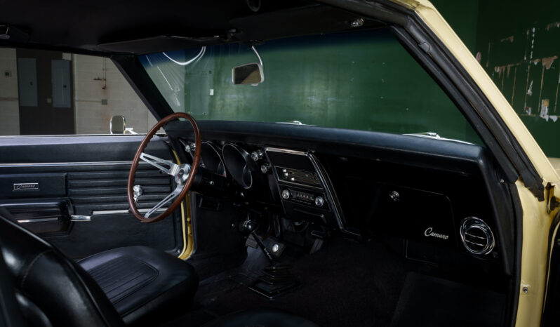 								1968 Chevrolet Camaro Z28 4-Speed full									