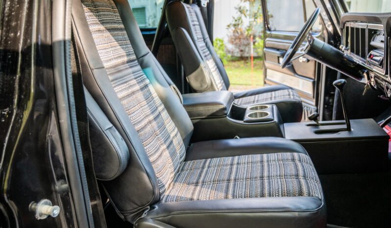 								1979 Ford Bronco Custom Chromatic full									