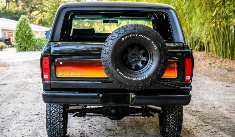 								1979 Ford Bronco Custom Chromatic full									