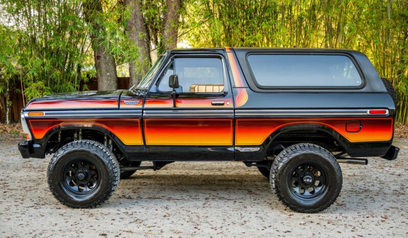								1979 Ford Bronco Custom Chromatic full									