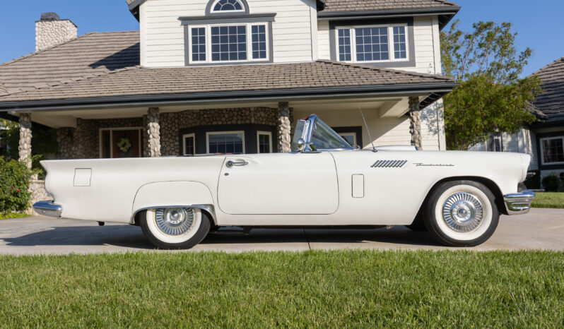 								1957 Ford Thunderbird full									