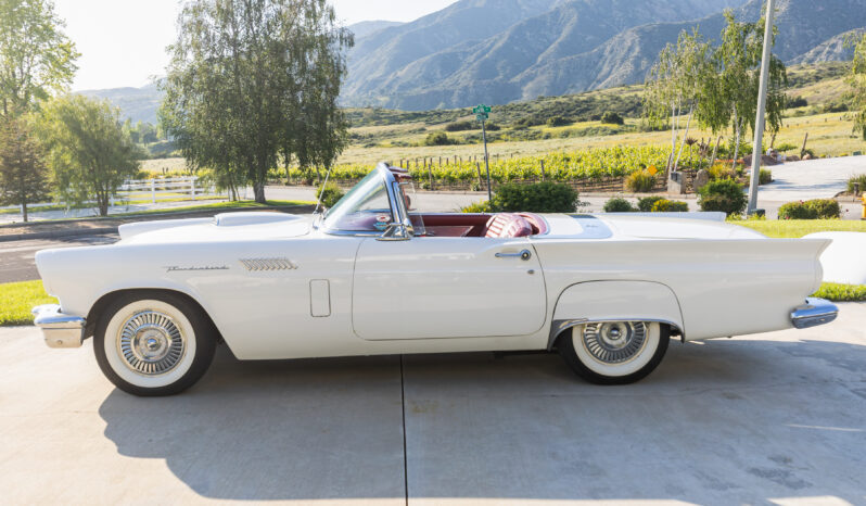 								1957 Ford Thunderbird full									