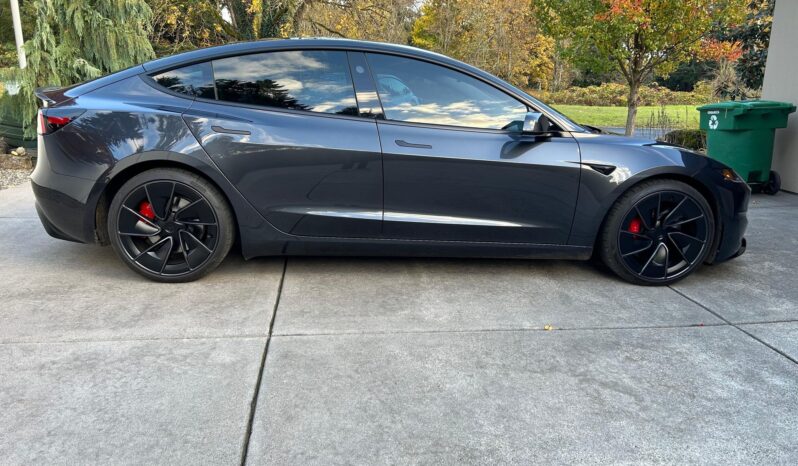 								2024 Tesla Model 3 Performance full									