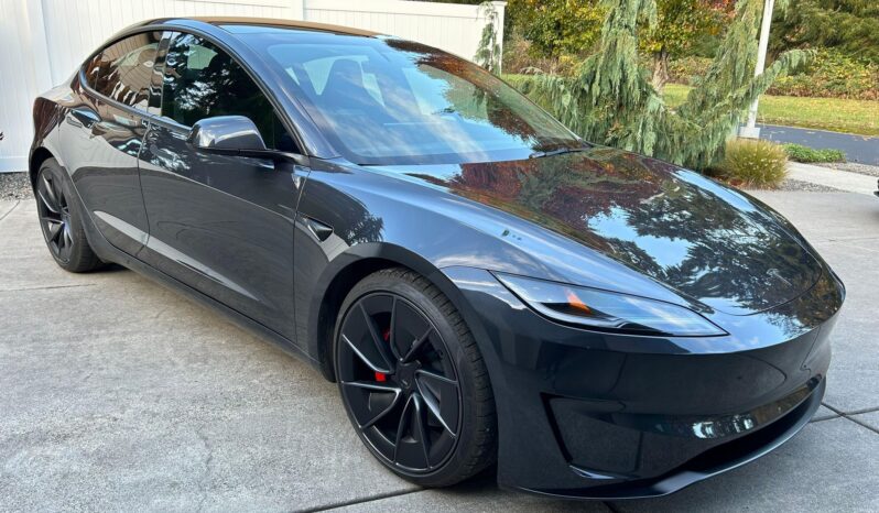 								2024 Tesla Model 3 Performance full									