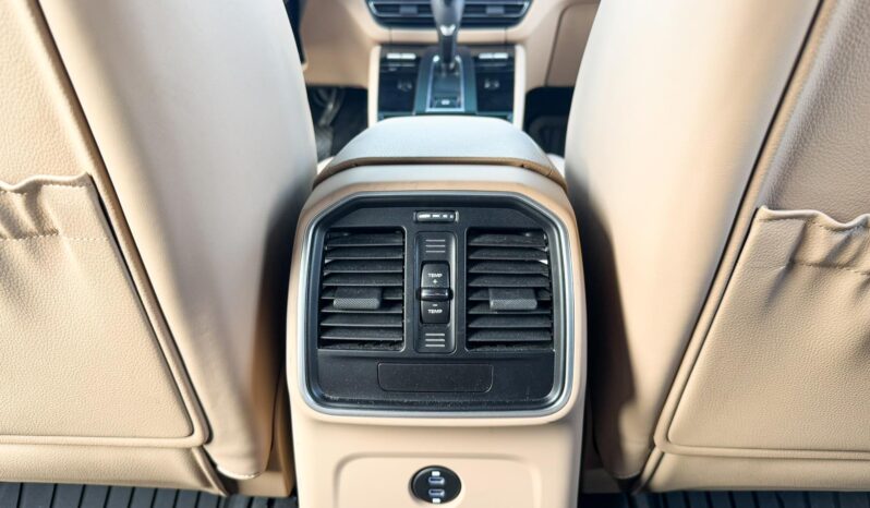 								2022 Porsche Macan S full									