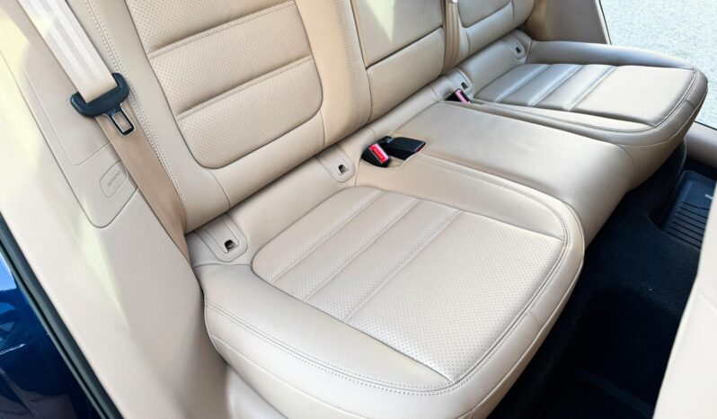 								2022 Porsche Macan S full									