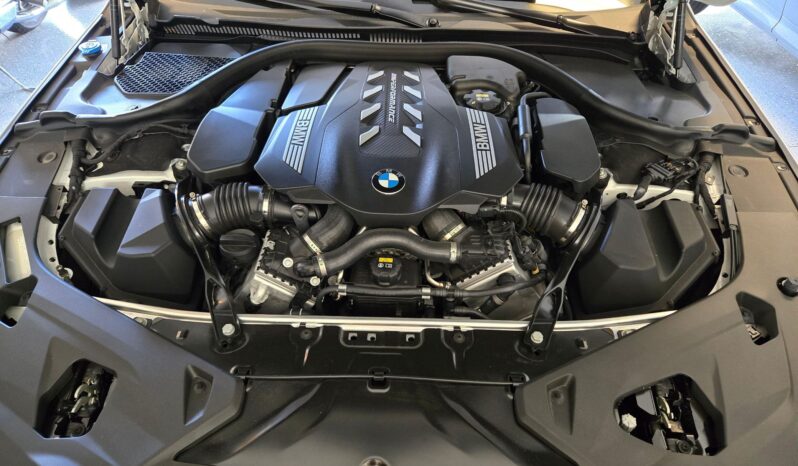 								2023 BMW M850i xDrive Convertible full									