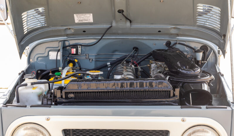 								1976 Toyota Land Cruiser FJ40 5-Speed full									