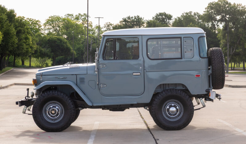 								1976 Toyota Land Cruiser FJ40 5-Speed full									