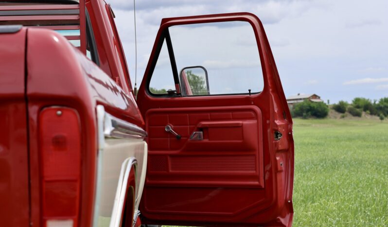 								1979 Ford F-350 Custom 4×4 4-Speed full									