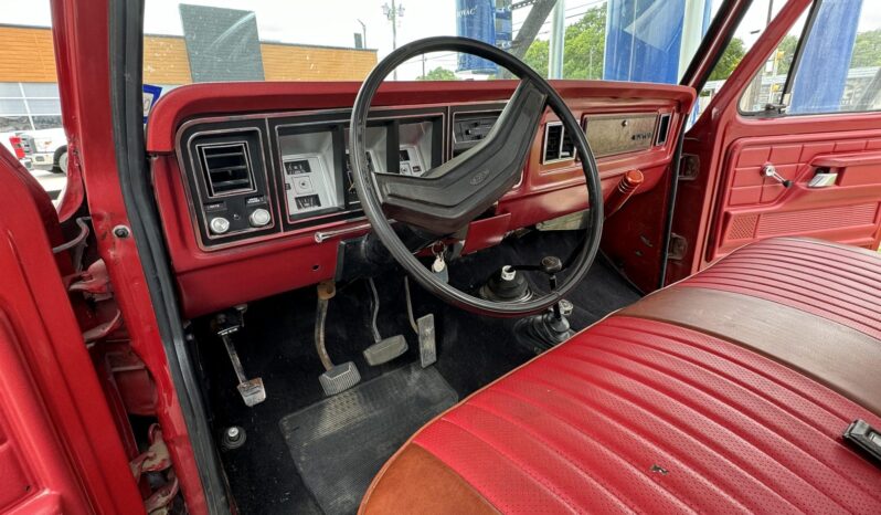 								1979 Ford F-350 Custom 4×4 4-Speed full									