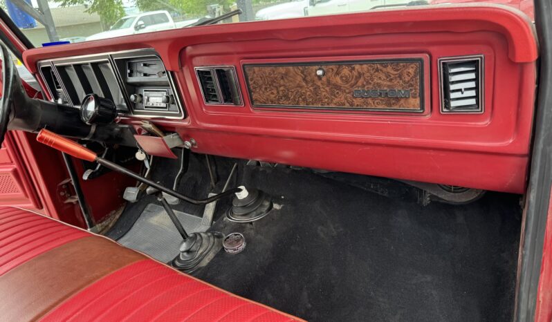 								1979 Ford F-350 Custom 4×4 4-Speed full									
