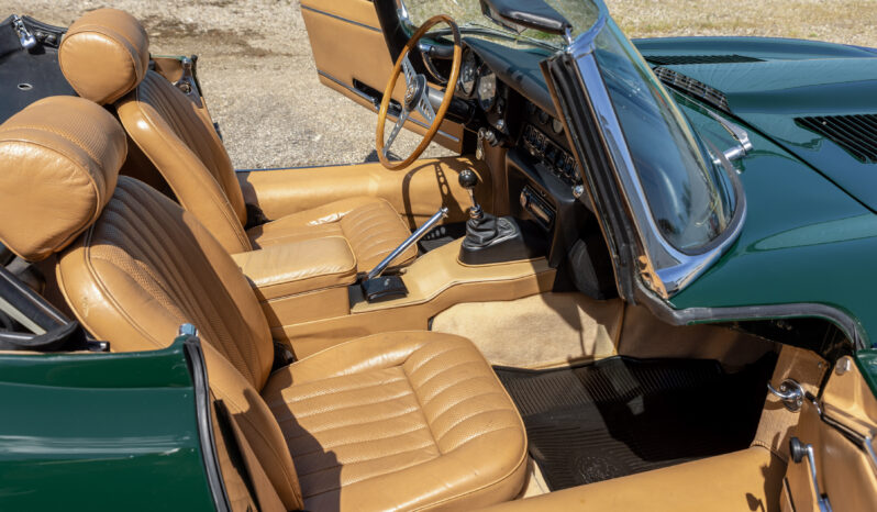 								1969 Jaguar E-Type Series II Roadster full									