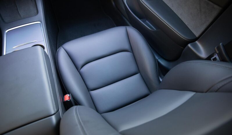 								2022 Tesla Model 3 Long Range AWD full									
