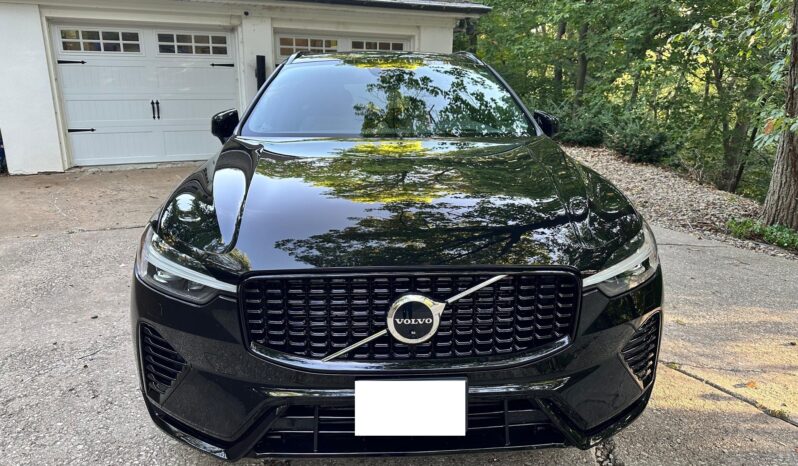 								2022 Volvo XC60 T8 R-Design Extended Range full									
