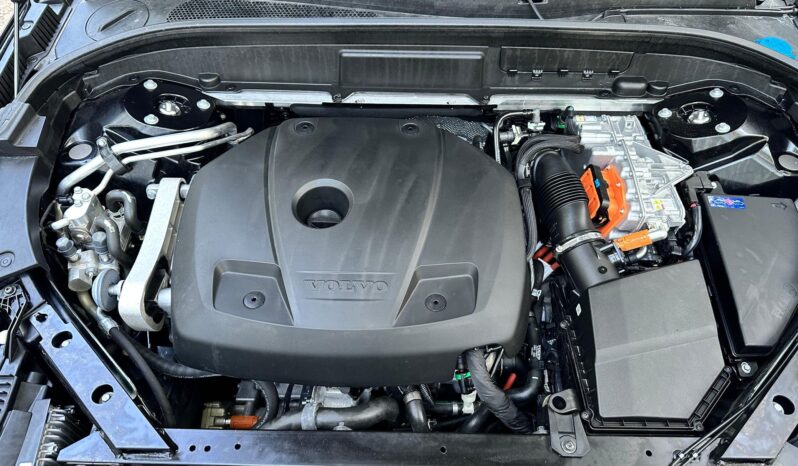 								2022 Volvo XC60 T8 R-Design Extended Range full									