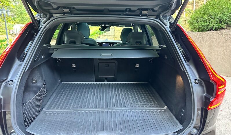 								2022 Volvo XC60 T8 R-Design Extended Range full									