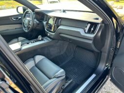 										2022 Volvo XC60 T8 R-Design Extended Range full									
