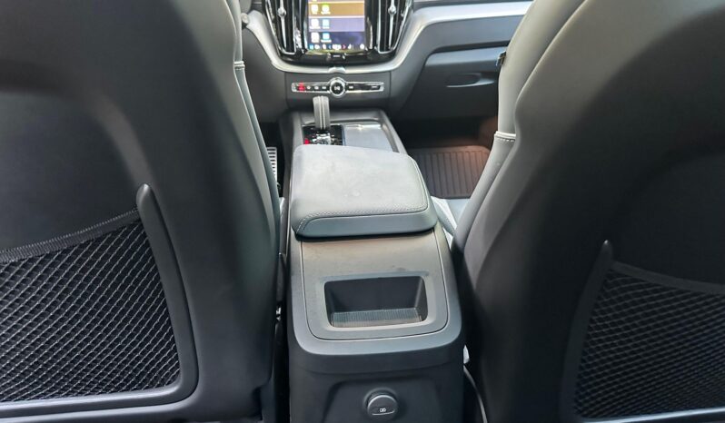 								2022 Volvo XC60 T8 R-Design Extended Range full									